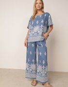 j&x Set din viscoză cu pantaloni largi și bluză lejeră cu imprimeu paisley Thela Albastru