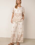 j&x Set din viscoză cu pantaloni largi și bluză lejeră cu imprimeu paisley Thela Bej