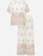 j&x Set din viscoză cu pantaloni largi și bluză lejeră cu imprimeu paisley Thela Bej