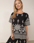 j&x Set din viscoză cu pantaloni largi și bluză lejeră cu imprimeu paisley Thela Negru