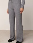 j&x Set tricotat cu nervuri din bumbac Moraga: tunică-sweater și pantaloni Gri