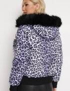  Jachetă Violet Matlasată cu Imprimeu Leopard cu Borsetă Adove