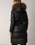 jstyle Geacă Negru Lungă Matlasată cu Glugă cu blană detașabilă și cordon în talie Serenira