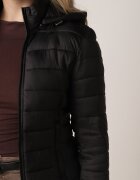 jstyle Jachetă Neagră Taliată de Tranziție Matlasată cu Glugă Detașabilă Zinnorae