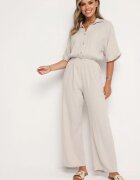 jumelle Salopetă Bej de Bumbac cu Bluză tip Cămașă și Pantaloni Drepți Namsore