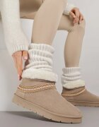 kafeini Ghete de zăpadă bej închis tip slip-on din piele întoarsă sintetică cu broderie și blană Zetesse