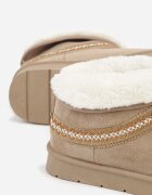 kafeini Ghete de zăpadă bej închis tip slip-on din piele întoarsă sintetică cu broderie și blană Zetesse