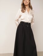 m&d fashion Fustă elegantă în croi evazat cu două curele și buzunare Antepia Neagră