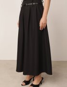 m&d fashion Fustă elegantă în croi evazat cu două curele și buzunare Antepia Neagră