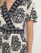 m&d fashion Rochie de viscoză albastră cloș cu decolteu petrecut cu model boho Paldena