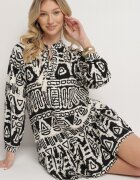 m&d fashion Rochie neagră vâscoză cu model etnic croi evazat și legătură Nalpio
