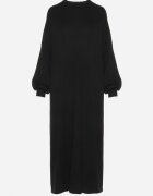 m&d fashion Rochie Pulover Neagră cu Guler semi-înalt și Viscoză cu Croială boxy Salithra