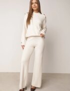 m&d fashion Set cu vâscoză pantaloni largi și pulover decorat cu nasturi Alessina Bej deschis