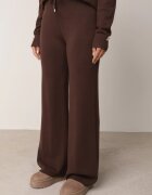 m&d fashion Set cu vâscoză pantaloni largi și pulover decorat cu nasturi Alessina Maro