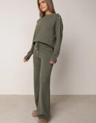 m&d fashion Set cu vâscoză pantaloni largi și pulover decorat cu nasturi Alessina Verde închis