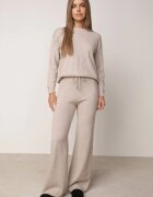 m&d fashion Set din tricot cu vâscoză pantaloni drepți și pulover cu detaliu la manșete Vivolo Bej Bej
