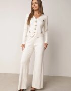 m&d fashion Set elegant din tricot cu model în relief cu vâscoză cardigan și pantaloni Denorra Bej