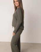 m&d fashion Set tricotat: bluză și pantaloni cu croială dreaptă în talie elastică cu vâscoză Lirette Bej Verde închis