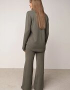 m&d fashion Set tricotat: bluză și pantaloni cu croială dreaptă în talie elastică cu vâscoză Lirette Bej Verde închis