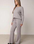 m&d fashion Set tricotat: bluză și pantaloni cu croială dreaptă în talie elastică cu vâscoză Lirette Gri