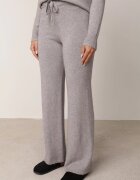 m&d fashion Set tricotat: bluză și pantaloni cu croială dreaptă în talie elastică cu vâscoză Lirette Gri