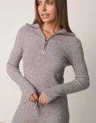 m&d fashion Set tricotat cu vâscoză în dungi pantaloni și pulover cu guler tip tunică și fermoar Taraliel Gri