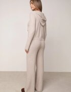 m&d fashion Set tricotat cu vâscoză pantaloni drepți și bluză cu fermoar și glugă Alverna Bej
