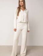 m&d fashion Set tricotat cu vâscoză pantaloni drepți și bluză cu fermoar și glugă Alverna Bej deschis