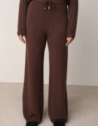 m&d fashion Set tricotat cu vâscoză pantaloni drepți și bluză cu fermoar și glugă Alverna Maro