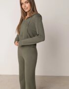 m&d fashion Set tricotat cu vâscoză pantaloni drepți și bluză cu fermoar și glugă Alverna Verde închis