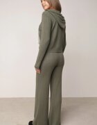 m&d fashion Set tricotat cu vâscoză pantaloni drepți și bluză cu fermoar și glugă Alverna Verde închis