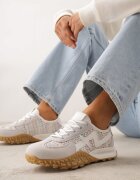 maira Adidași Gri cu Talpă Abstractă cu Relief și Curele Decorative Emaliane