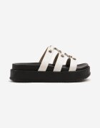 maira Papuci Albi cu Talpă Groasă cu Decorațiuni Metalice Damilene