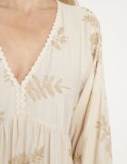 maja studio Rochie din viscoză bej evazată cu broderii metalice Fennala