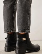 marquiiz Botine elegante cu talpă joasă (tip chelsea) și curea decorativă Viwila Negre