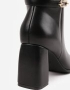 marquiiz Cizme elegante până la genunchi pe toc gros decorate cu o cataramă metalică Marene Negre