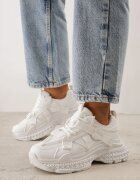 marquiiz Sneakers pe talpă groasă cu embosări și aplicație în formă de inimă Farina Albi