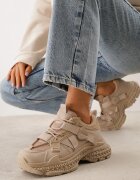 marquiiz Sneakers pe talpă groasă cu embosări și aplicație în formă de inimă Farina Bej închis