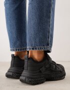 marquiiz Sneakers pe talpă groasă cu embosări și aplicație în formă de inimă Farina Negri