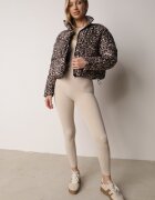 melya by melody Jachetă Scurtă Matlasată Maro cu Leopard Finisată cu manșete elastice Ivinia