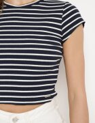 metrofive Tricou de bumbac Albastru marin-alb reiat cu croială scurtă Quedara