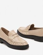 Mocasini Bej Lăcuiți cu Pliuri Decorative Neavelis