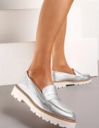  Mocasini Plati Argintii cu Cusături Decorative și Curea Amavirla