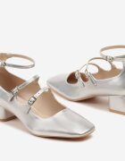  Pantofi cu toc mic Argintii cu Trei Barete Decorative și Catarame Amantia