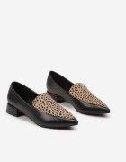  Pantofi negri-bej stil Loafer cu vârf ascuțit cu toc jos Taanas