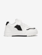  Pantofi Sport Alb-Negru în Stil Streetwear cu Scai Oinesha