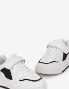  Pantofi Sport Alb-Negru în Stil Streetwear cu Scai Oinesha