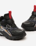 Pantofi Sport Negru-Roșu Decorați cu Aplicații și cu Talpă Embosată Valori