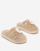  Papuci bej închis tip slip-on de blană cu aplicații decorative Reathlith