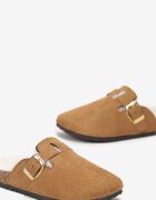  Papuci căptușiți maro tip Mule decorați cu cataramă Vellisa